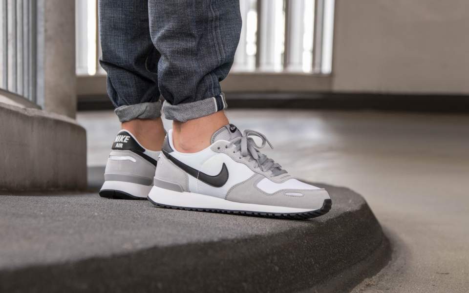 Nike Air Vortex White Grey Black size 11. 903896-003.